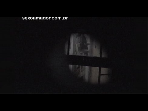 ❤️ Blondie dirakam video secara rahsia oleh intip kawasan kejiranan yang tersembunyi di sebalik batu bata kosong Video dubur pada ms.sex78.ru ❤